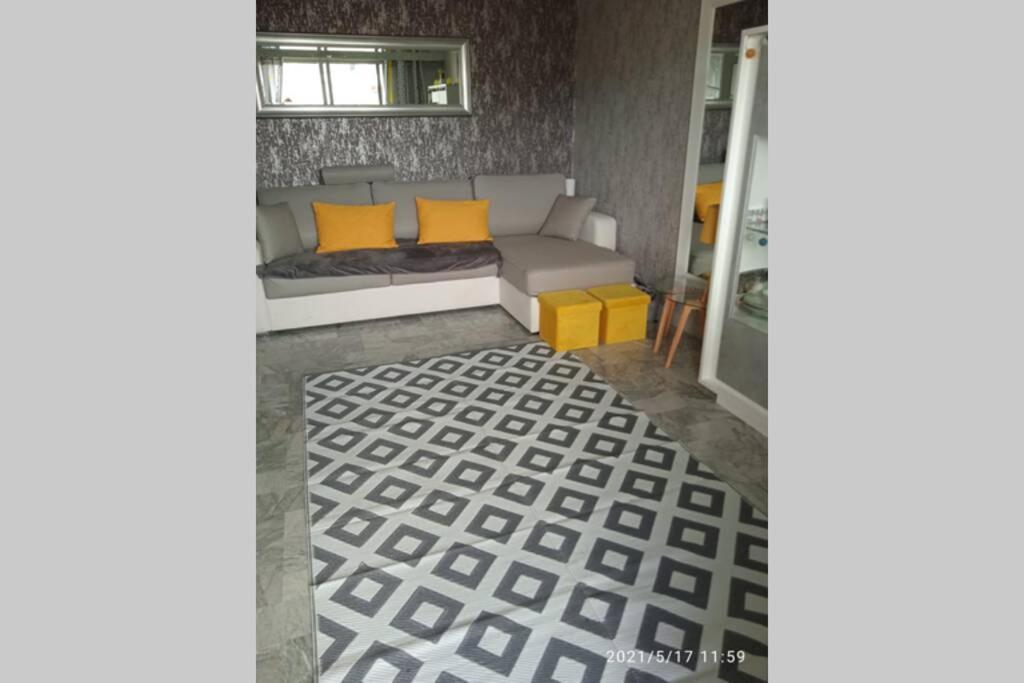Chaleureux Appart 2 Pieces Entierement Renove. Daire Saint-Laurent-du-Var Dış mekan fotoğraf